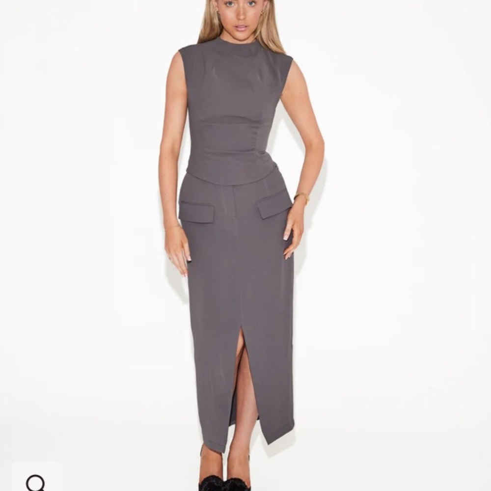 Sleeveless Gray Midi Pencil Skirt with Front Slit